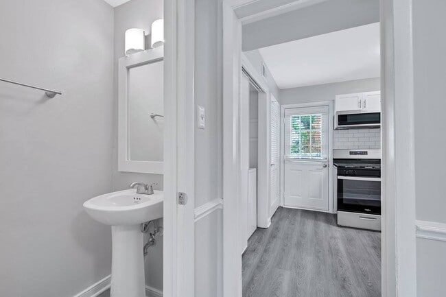 Photo - Canterbury Square