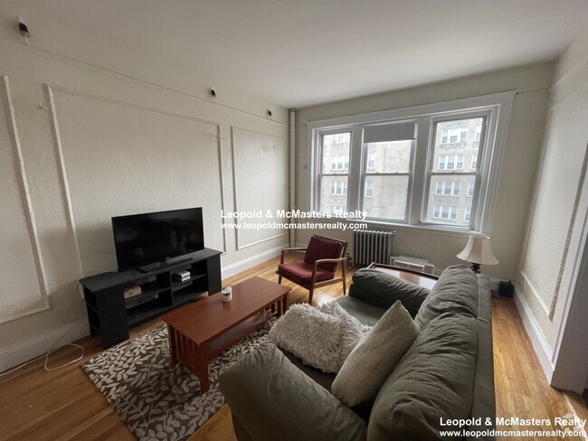 Building Photo - 77 Chiswick Rd Rental