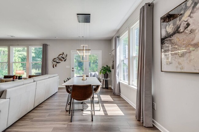 Photo - Bright, Modern, Spacious 4bd/3ba Home in Prime Scottdale Location