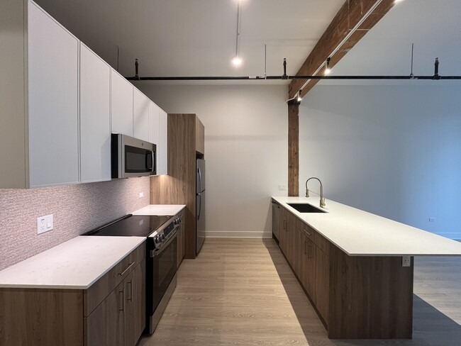 Photo - 1040 W Huron St