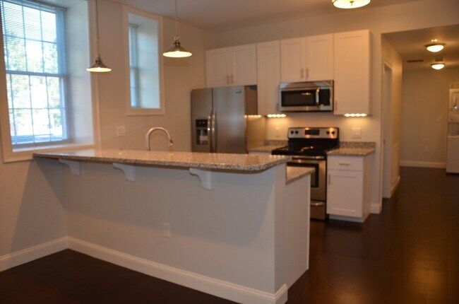 Building Photo - 6 Admirals Wy Unit 1