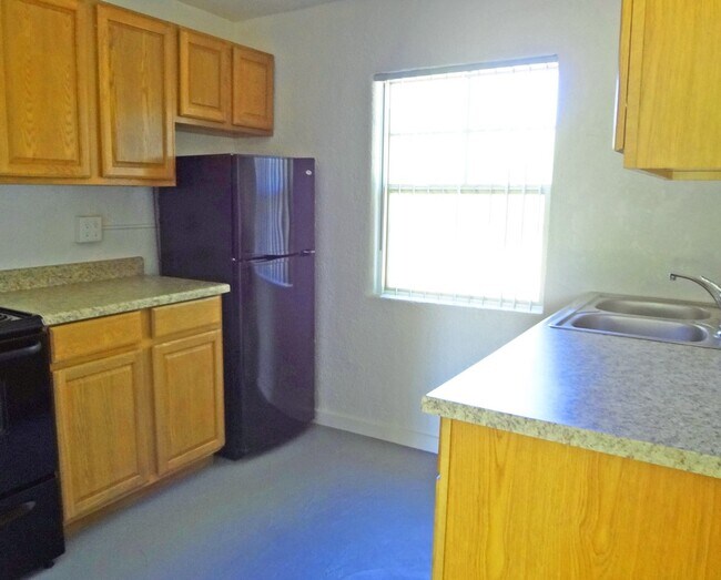 Picture may not be of exact unit, but of a similar one - 473-455 Johnstonville Rd Unit #3