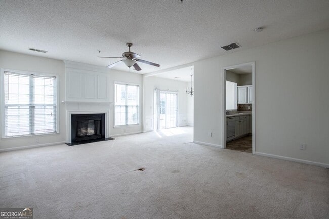 Photo - 278 Regent Square