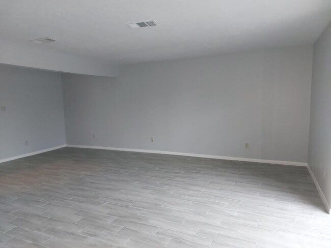 Photo - 1846 Hollister St Unit 6