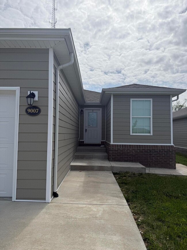 Photo - 9007 Landon Ln