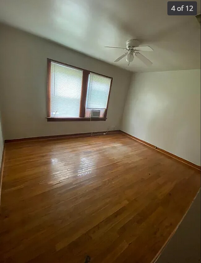 Photo - 4255 Woodlawn Ave