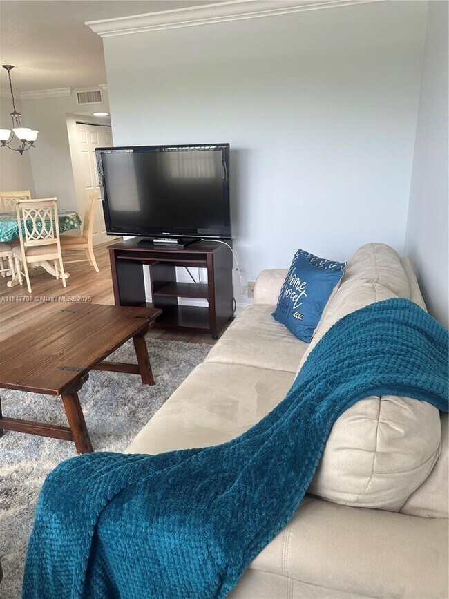 Photo - 4027 Swansea Crescent Unit 4027