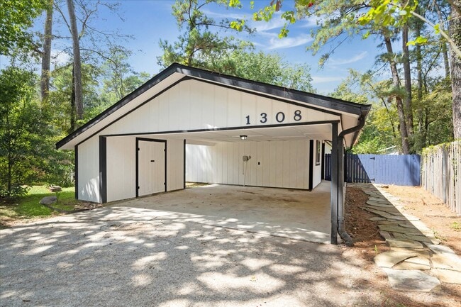 Building Photo - 1308 E Red Cedar Cir Rental