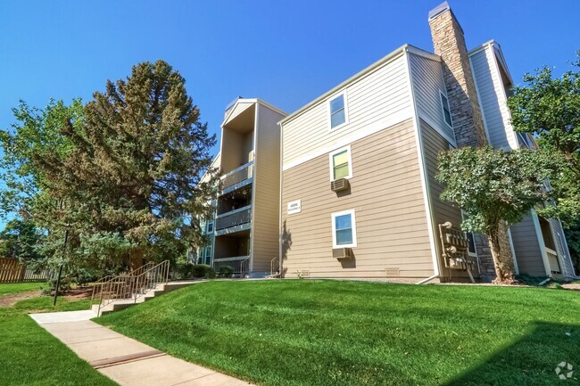 Building Photo - 2 Bedroom condo  with a loft in Littleton