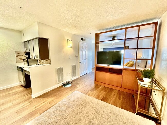 Photo - 10001 N Capital of Texas Hwy Unidad 351