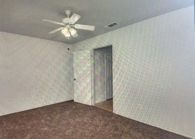 Photo - 106 Bluebonnet St