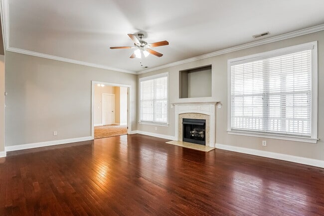 Photo - 500 Boswell Ln