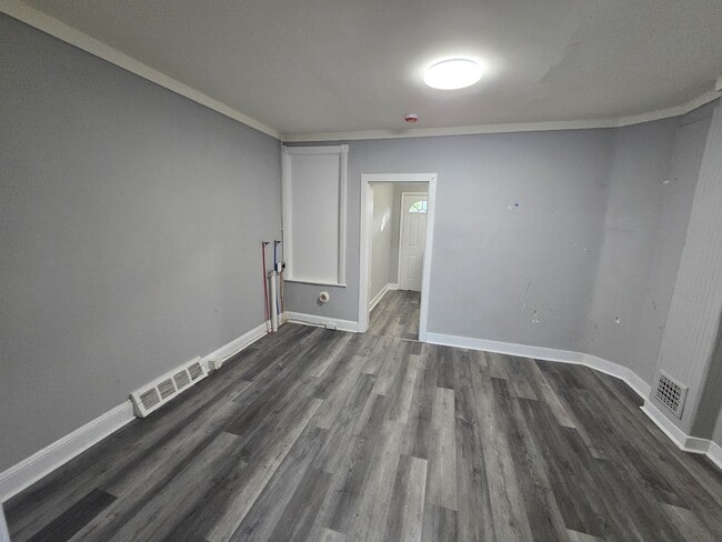 Photo - 308 Clayton St