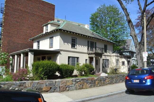 Photo - 1860 Commonwealth Ave