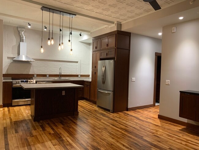 Building Photo - 223 Lisbon St Unit 3B