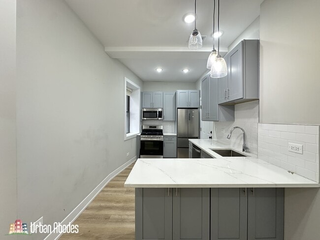 Building Photo - 445 W Belden Ave Unit A03