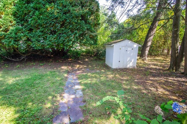 Photo - 2 BD 1BA Shaker Schools