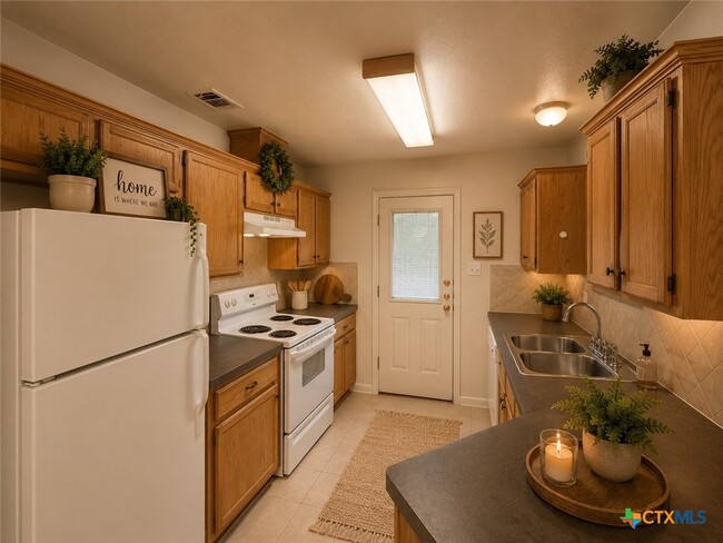 Photo - 1411 Nicholas Cir