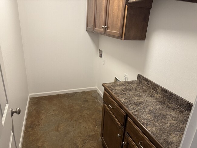 Photo - 945 Wineberry Rd