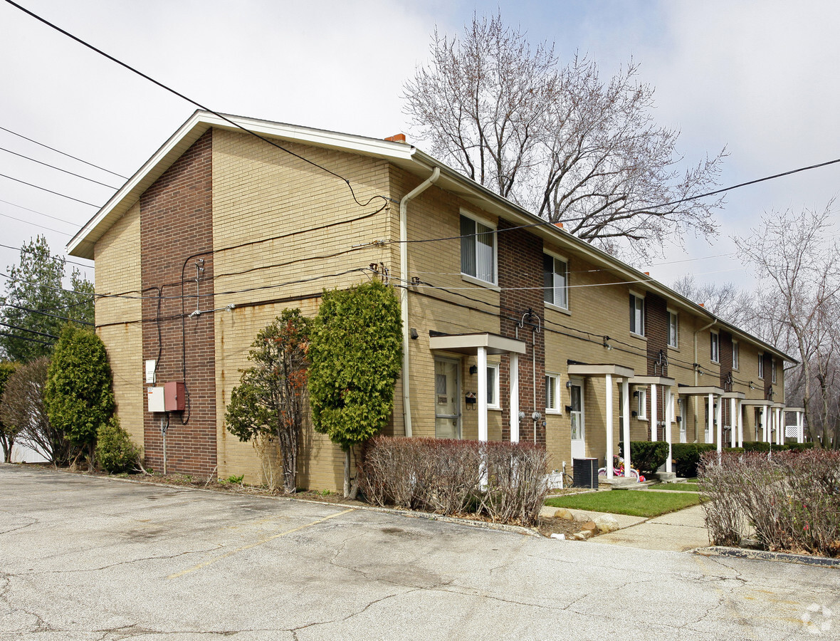 Photo - 1400 Ranchland Dr Apartments