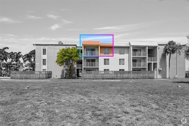 Building Photo - 4920 NW 79th Ave Unit 309 Rental