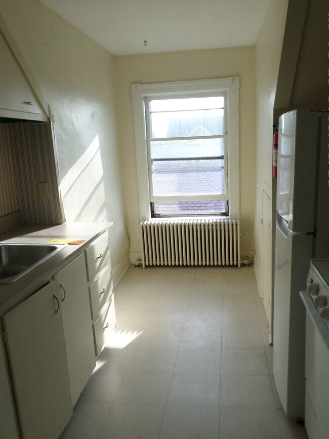 Photo - 128 Colchester Ave Apartments Unit #3