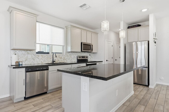 Photo - 997 S 150th Dr