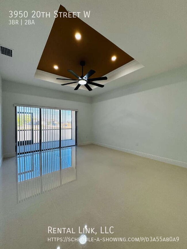 Photo - 3950 20th St W