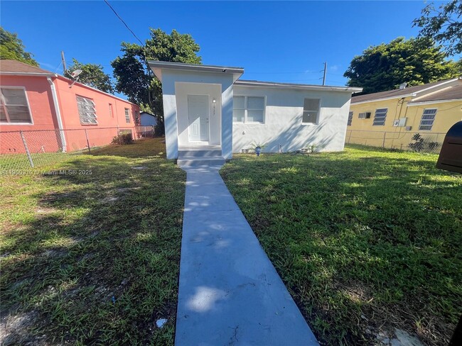 Photo - 1923 NW 66th St