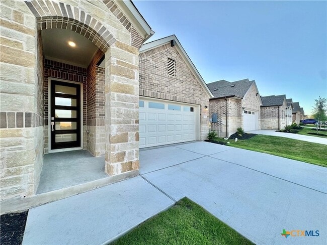 Photo - 329 Tinto St