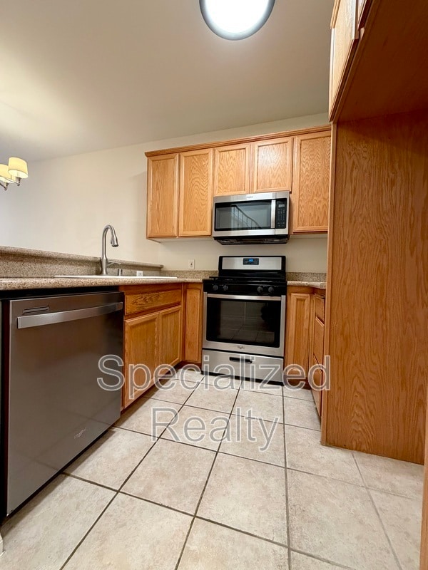 Photo - 5716 Whitsett Ave