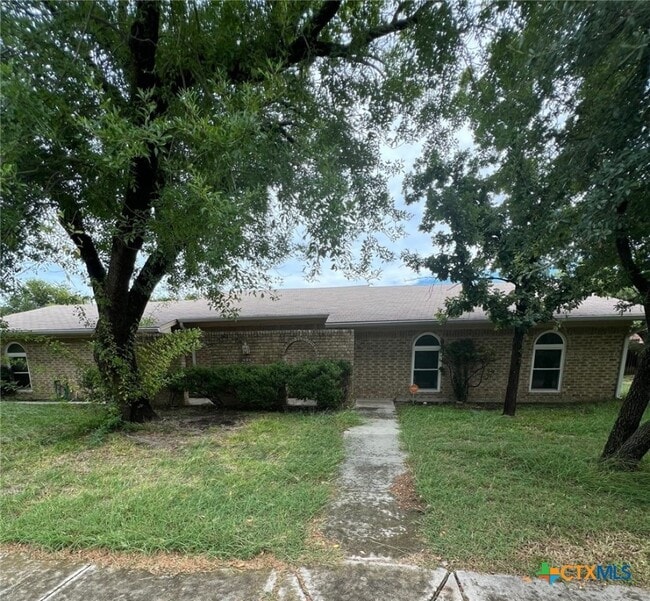 Building Photo - 1600 Halbert St Rental