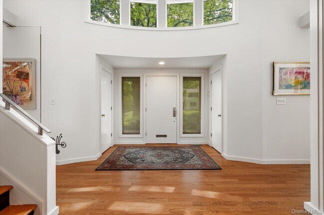 Photo - 16 Polo Field Ln