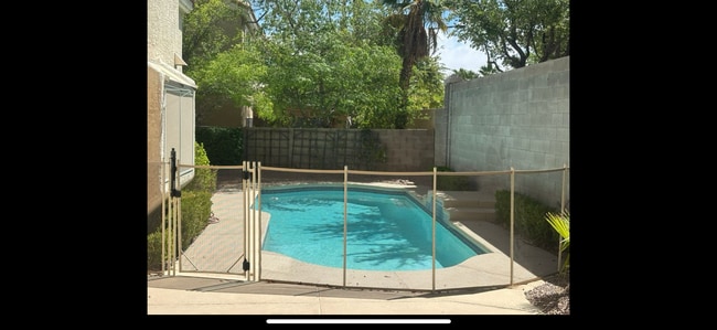 Building Photo - Beautiful, Well Kept, North Summerlin Pool Home