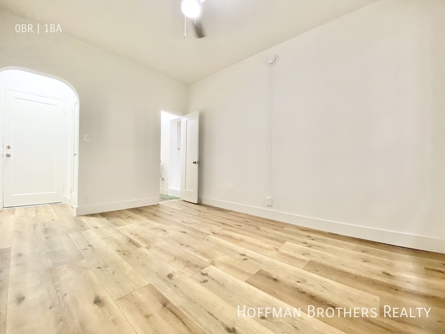 Photo - 103 S Edgemont St Unidad 301