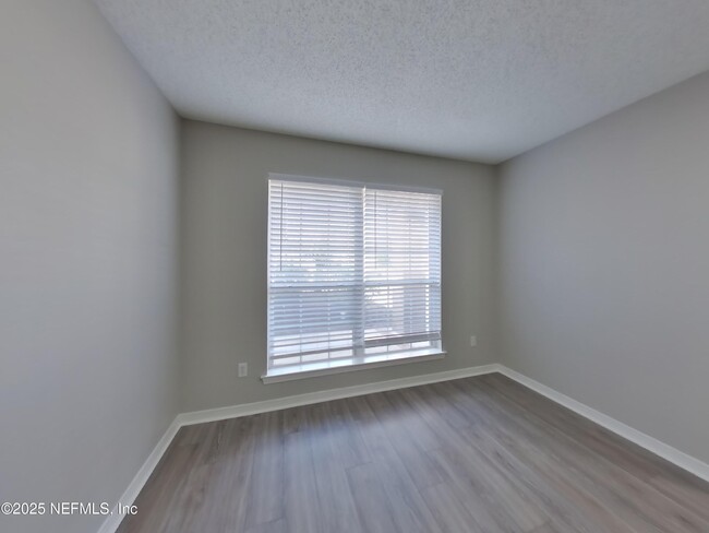 Photo - 1267 Summit Oaks Dr E