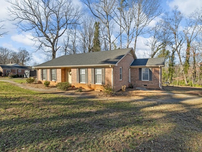 Photo - Cozy 2 bedroom home minutes from Downtown Greer