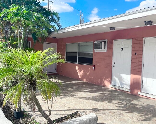 Building Photo - 531 C St Unit 3 Rental