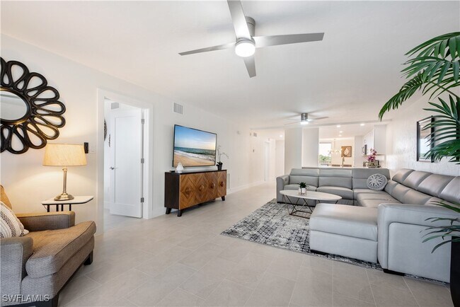 11118 Gulf Shore Dr Unit 203