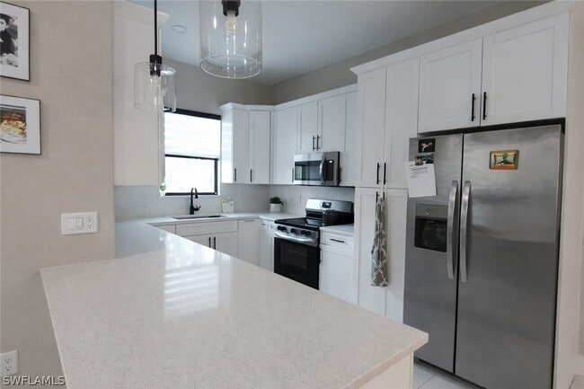 Photo - 3208 31st St W