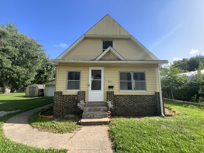 Photo - 214 W 6th St House
