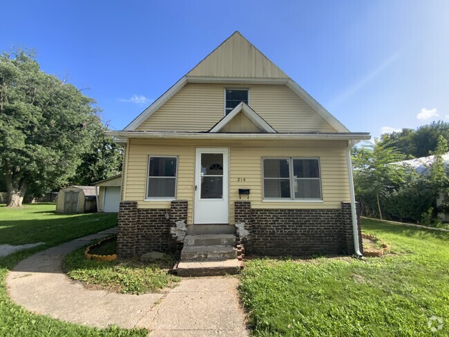 Building Photo - 214 W 6th St Rental
