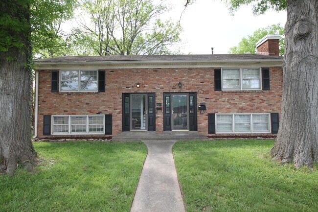 Photo - 2015 Garden Springs Dr Townhome