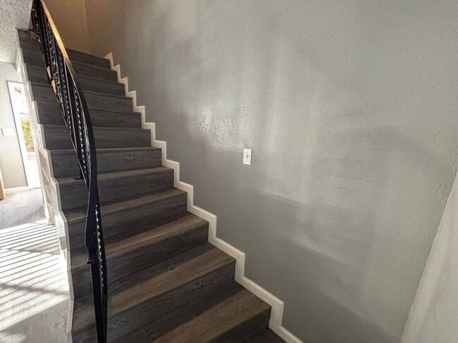 Photo - 6052 N College Ave