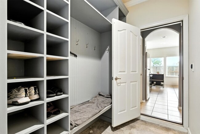 Photo - 8904 Clovermist Dr