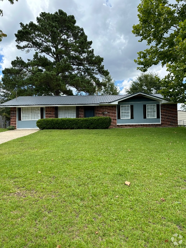 Building Photo - 2211 Shannondoah Dr Rental