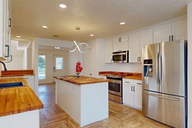 Photo - 707 Center Hill Dr