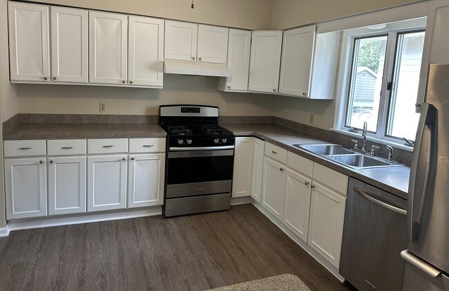 Photo - 110 Chateau Ter Unit Lower