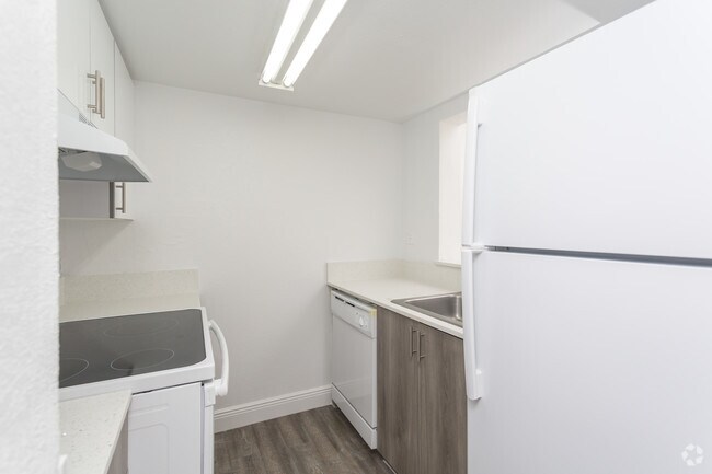 International Club Apartments