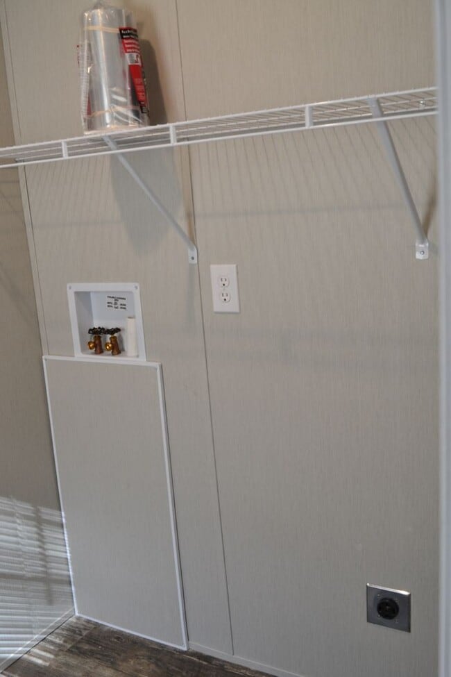 Photo - 100 Garlington Cir